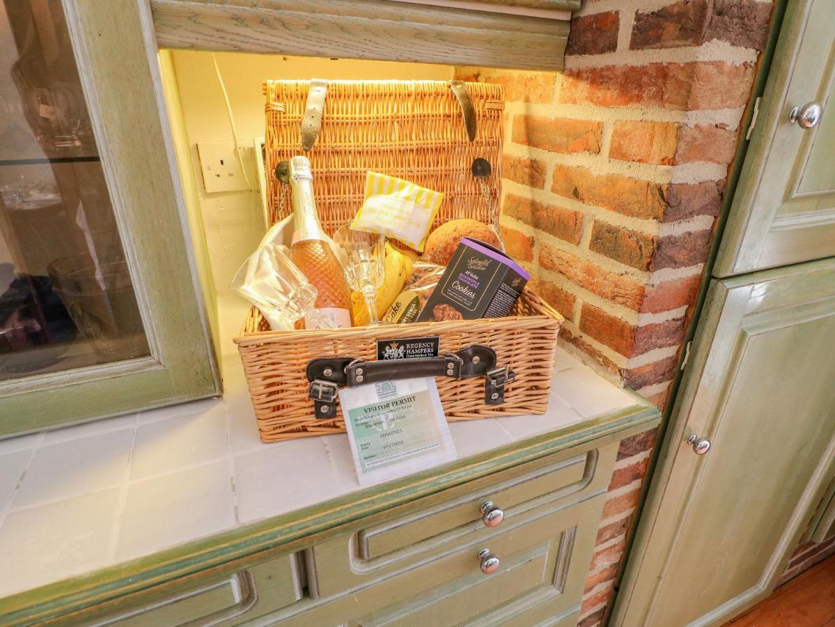 Villa The Old Sweet Shop Newark upon Trent Exterior foto